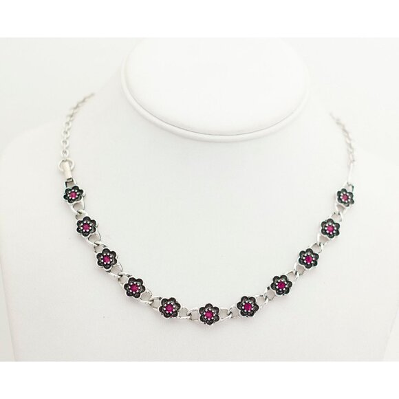 17 Inch, Floral Flower Choker Elegant Necklace by Avon - BY1 - Picture 2 of 5